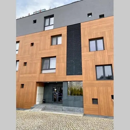 Cozy Red Bulldog Place In Apart-complex/pool * Varna